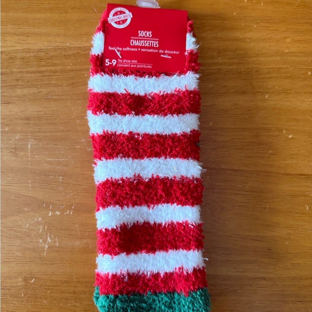 Red and White Striped Fuzzy Socks. New With Tags, Fleece Socks Shoe Size 5-9